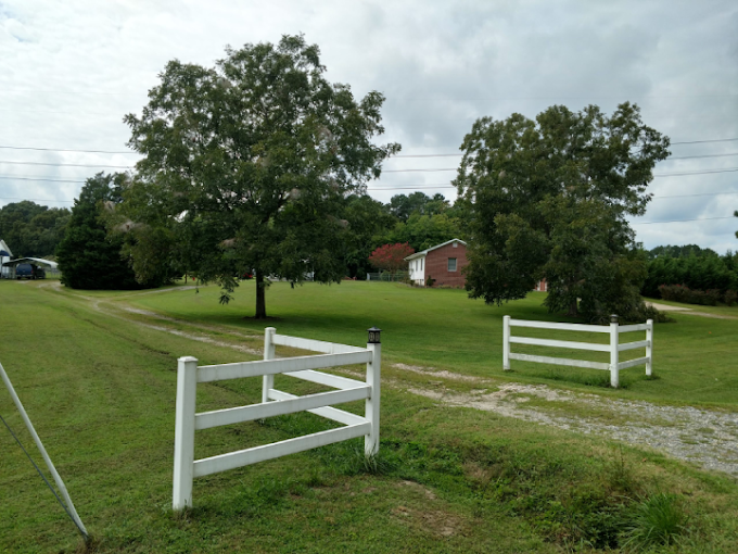 Scuttlebutt Farm Entrance